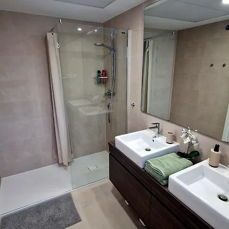 Sunny Pearl Apartment *